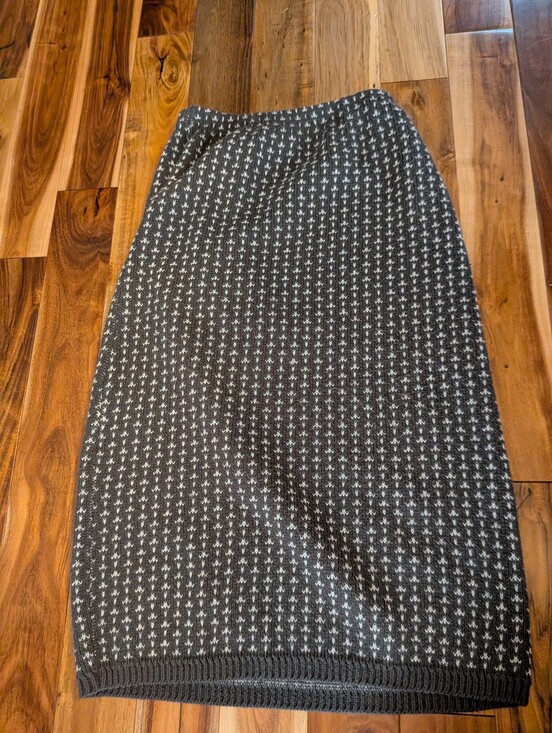 Jarvé Dresses & Skirts - Vintage Jarvé Women's Gray And White Pencil Skirt Medium